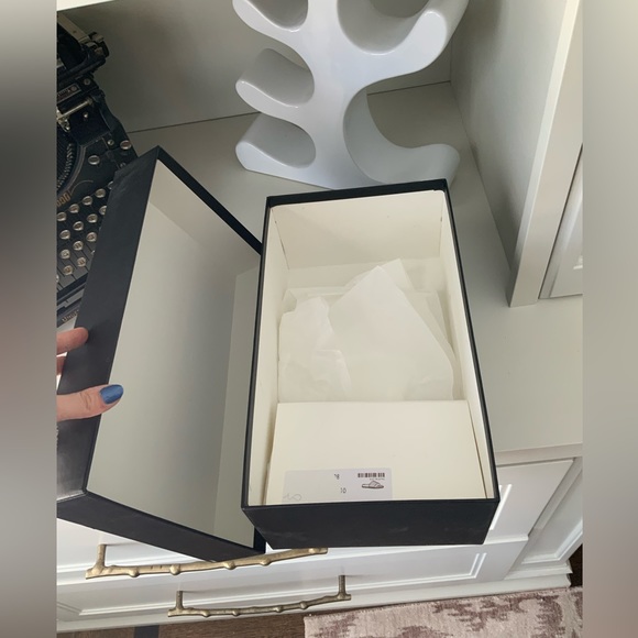 GUCCI Gift Box Medium Authentic - Picture 4 of 9